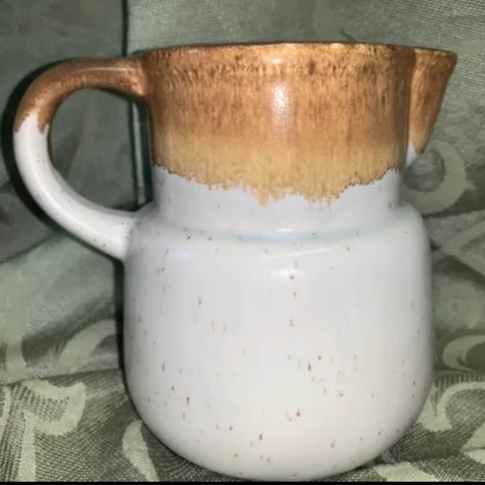 MCCOY BEIGE SPECKLED TO CARAMEL‎ DRIP GLAZE-Vintage 6” Creamer Pitcher